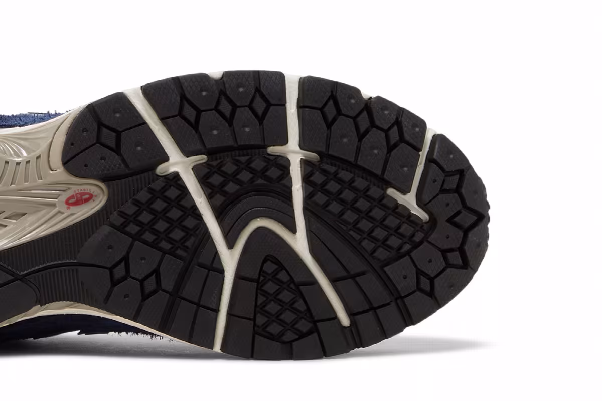New Balance 2002R Protection Pack - Navy, view 6