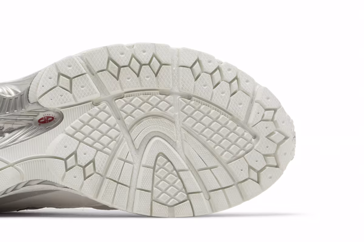 New Balance 2002R GORE-TEX White Brighton Grey, view 6