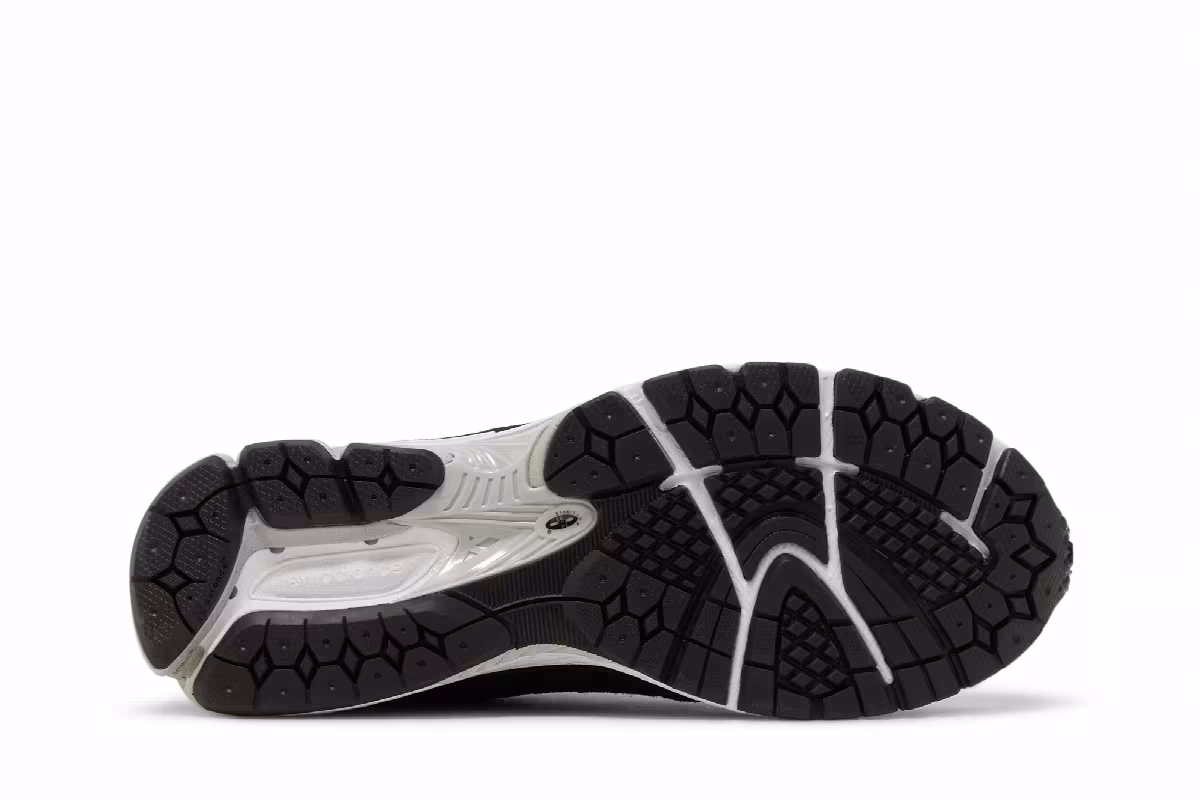 New Balance 2002R GORE-TEX Black Grey, view 5