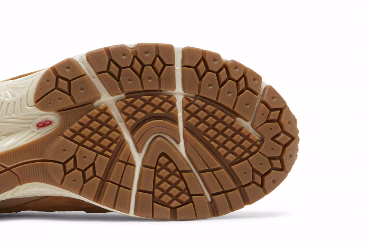 New Balance 2002R GORE-TEX Tobacco, view 6