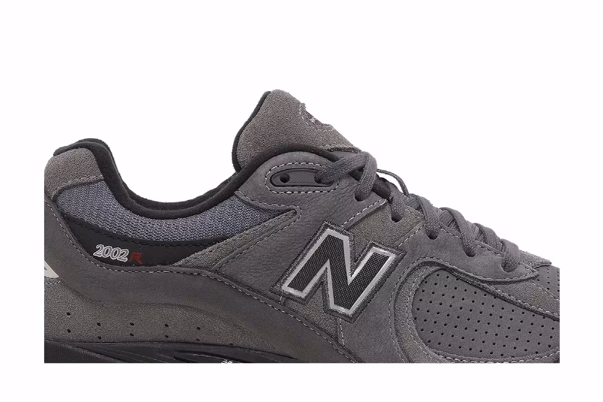 New Balance 2002R Castlerock Black, view 3