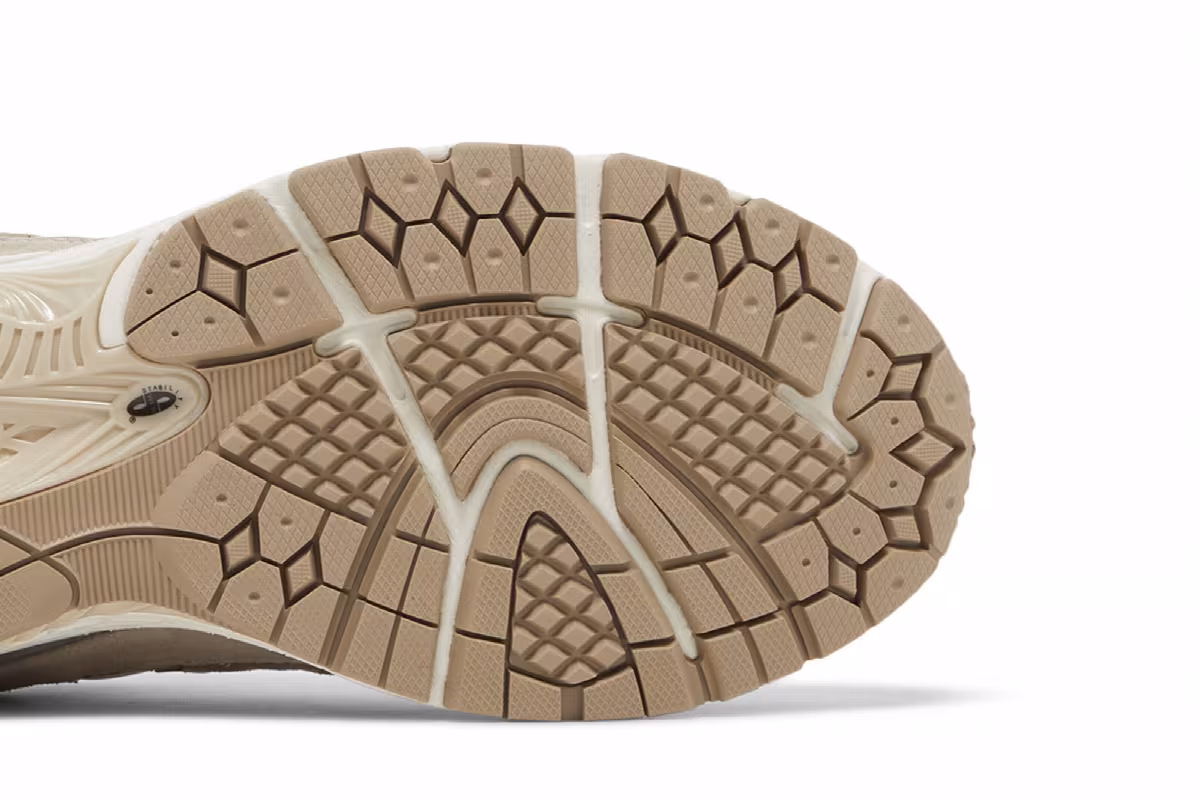 New Balance 2002R Driftwood, view 6