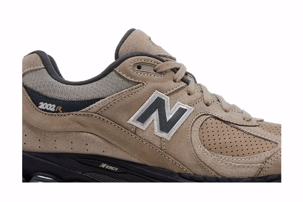 New Balance 2002R Driftwood Black, view 3