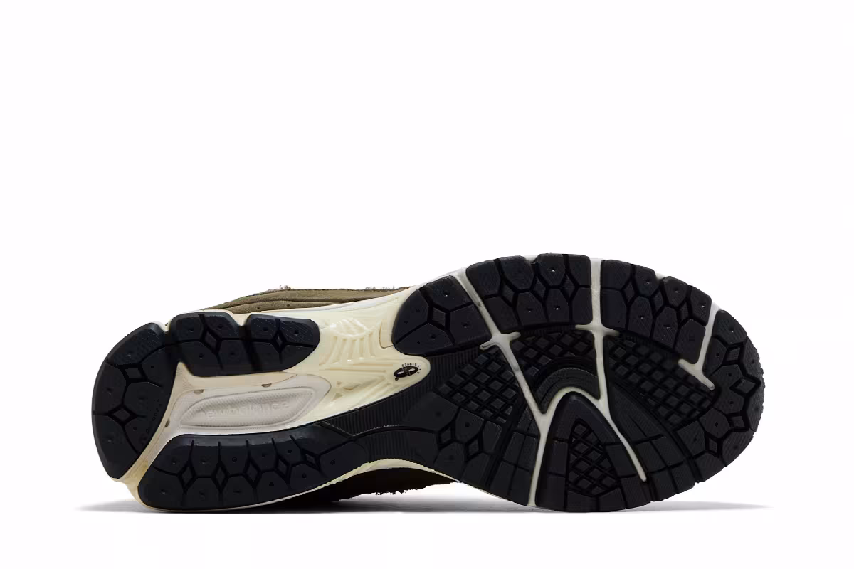 New Balance 2002R Dark Moss, view 5