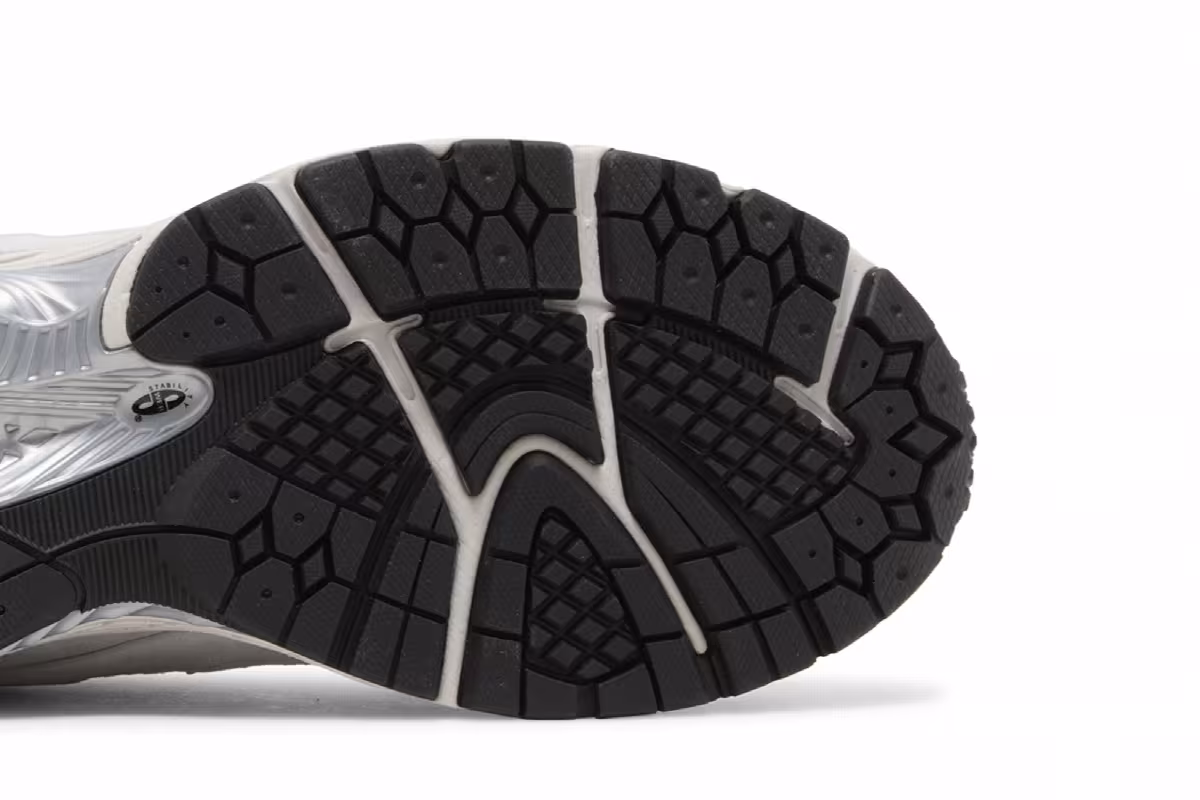New Balance 2002R Black Grey, view 6