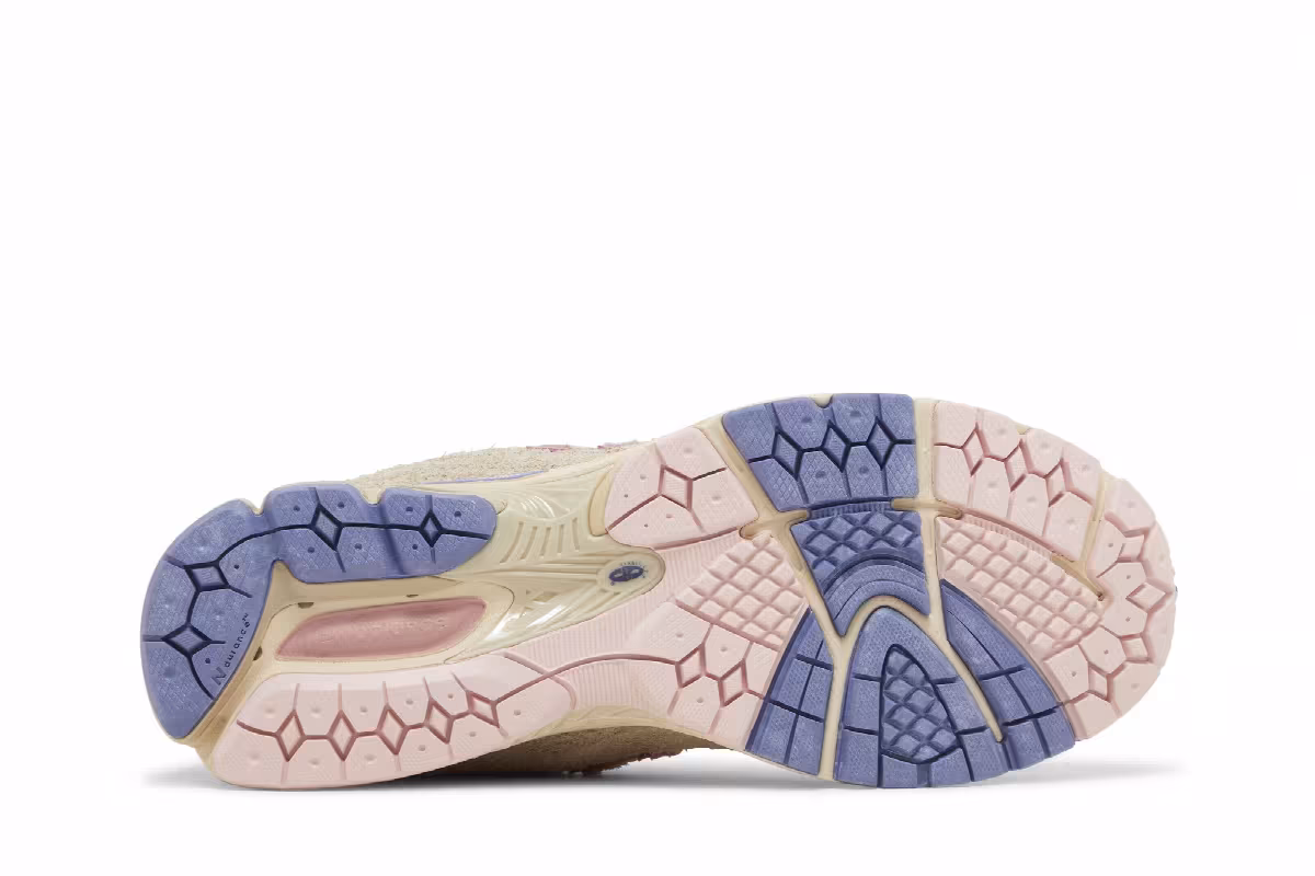 Hype DC x New Balance 2002R Native Dynamics, view 5
