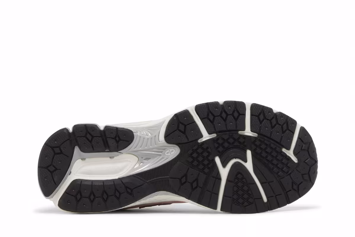 New Balance 2002R Big Kid Pink Sand, view 5