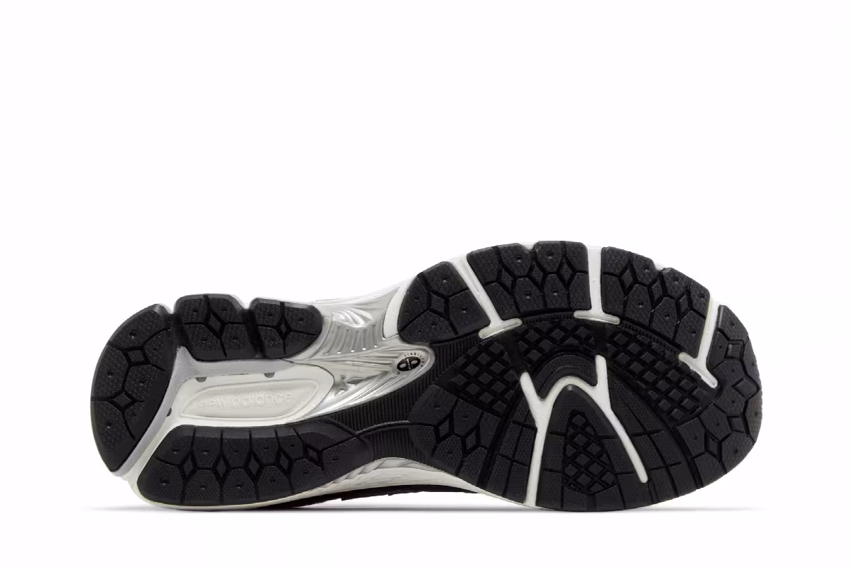 New Balance 2002R Big Kid Eclipse Silver Metallic, view 5