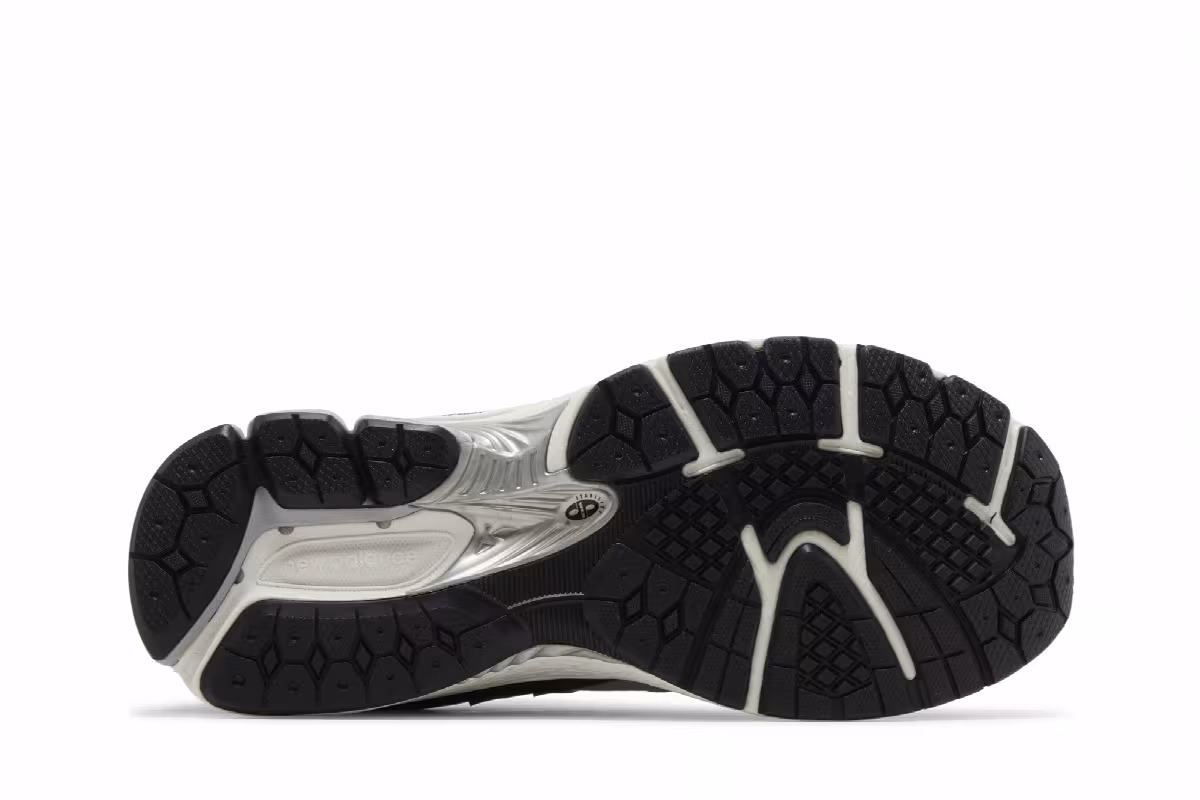 New Balance 2002R Big Kid Slate Grey Black, view 5