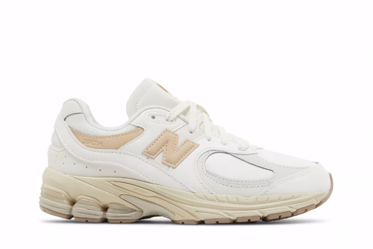 New Balance 2002R Big Kid Moonbeam Frappe, view 2