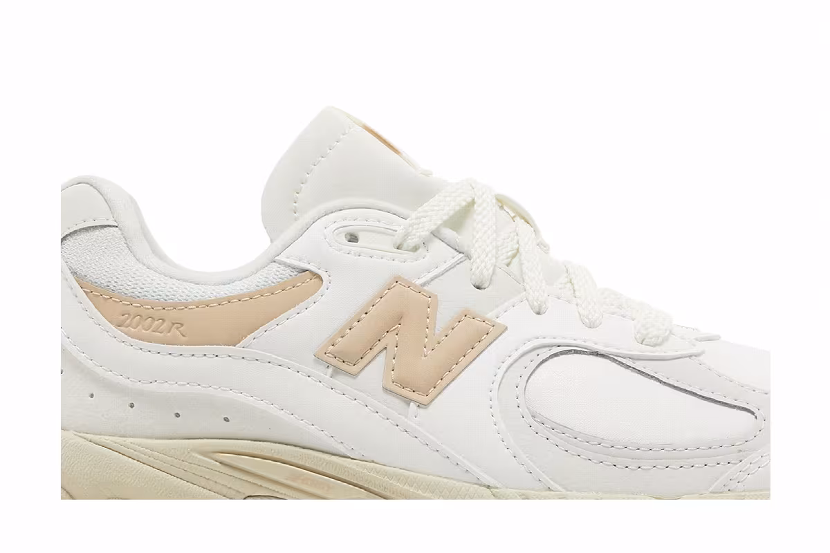 New Balance 2002R Big Kid Moonbeam Frappe, view 3