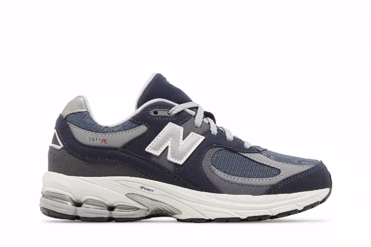 New Balance 2002R Big Kid Wide Eclipse Silver Metallic, view 2