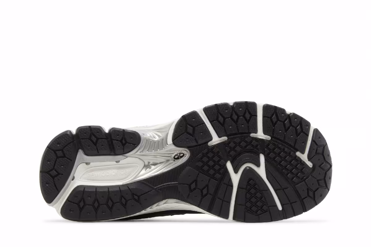 New Balance 2002R Big Kid Wide Eclipse Silver Metallic, view 5