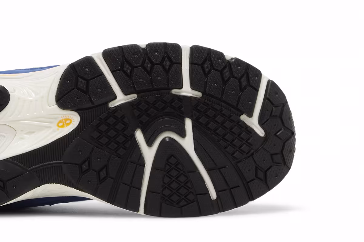 New Balance 2002R Big Kid Blue Navy, view 6