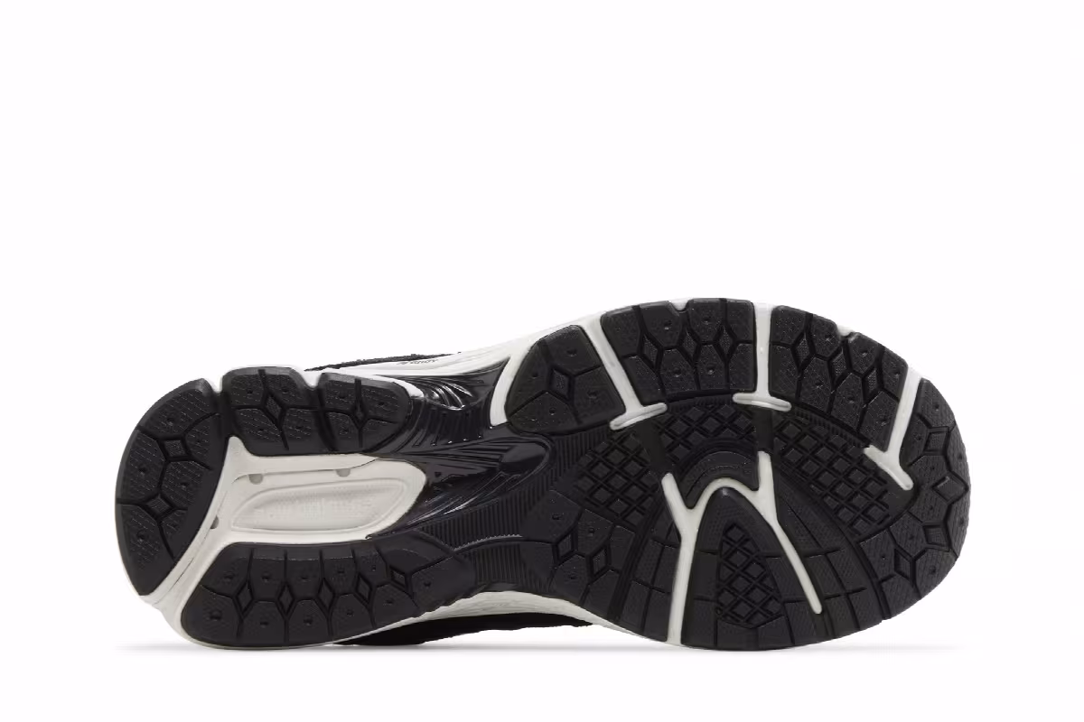New Balance 2002R Big Kid Wide Black Phantom, view 5