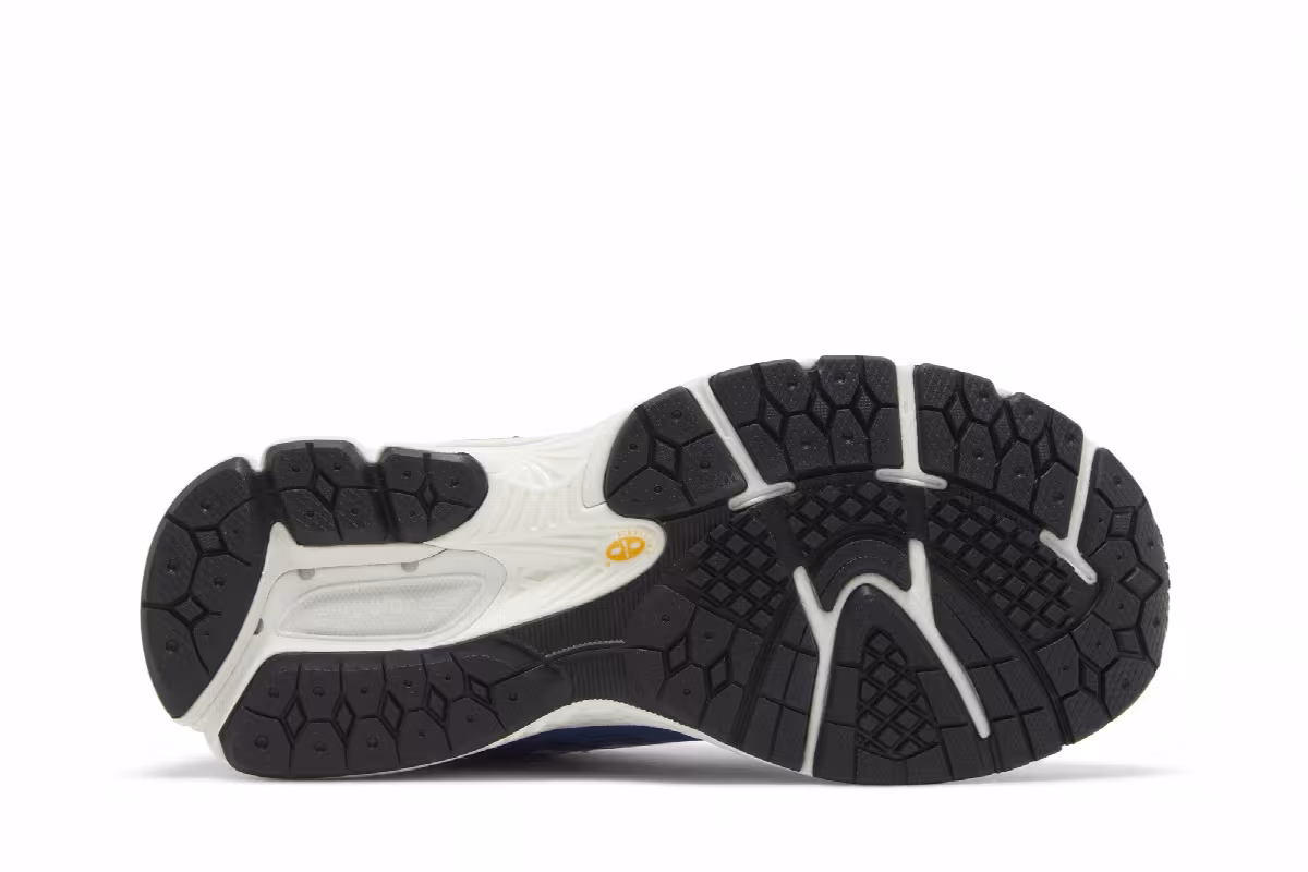 New Balance 2002R Big Kid Wide Blue Navy, view 5