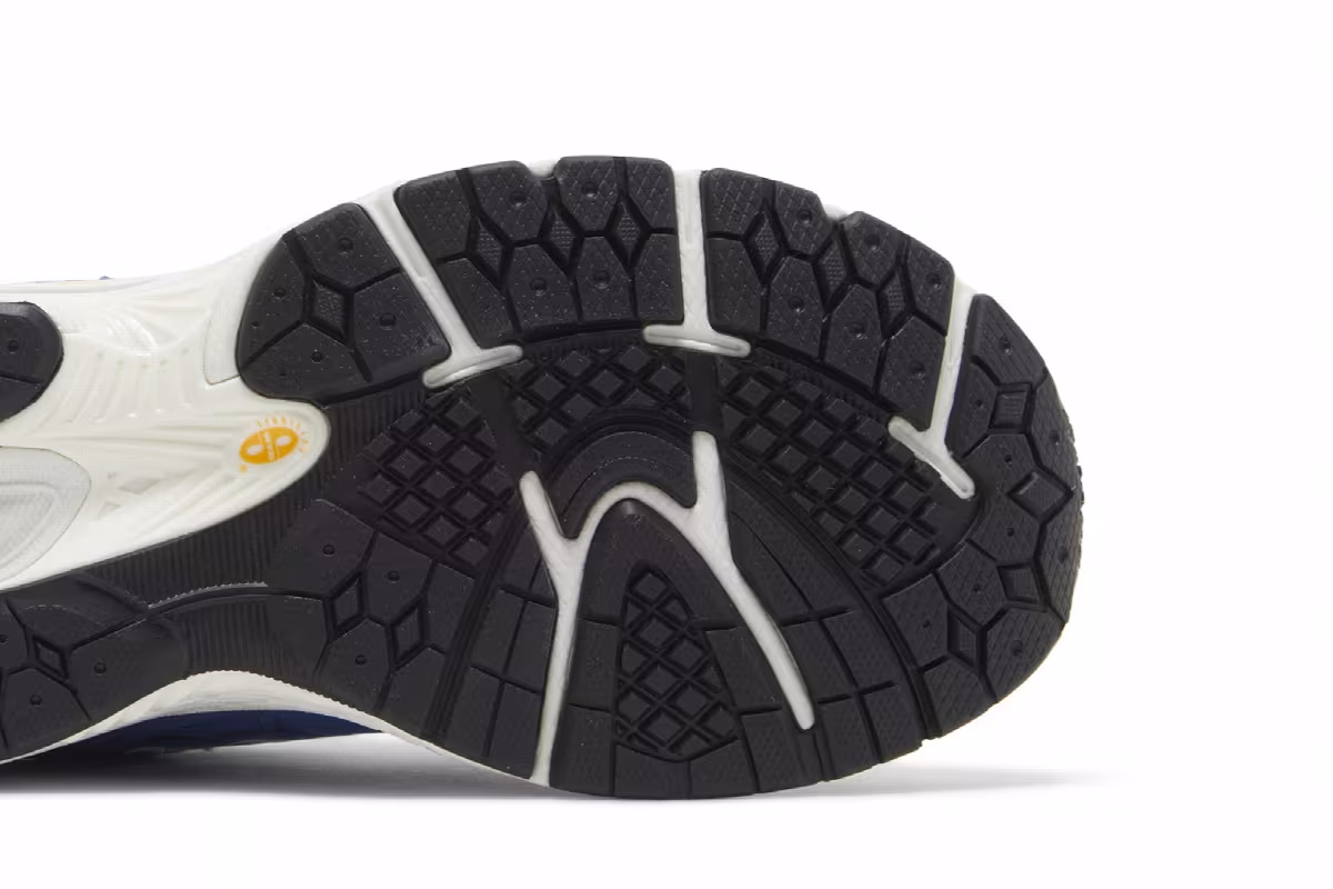 New Balance 2002R Big Kid Wide Blue Navy, view 6