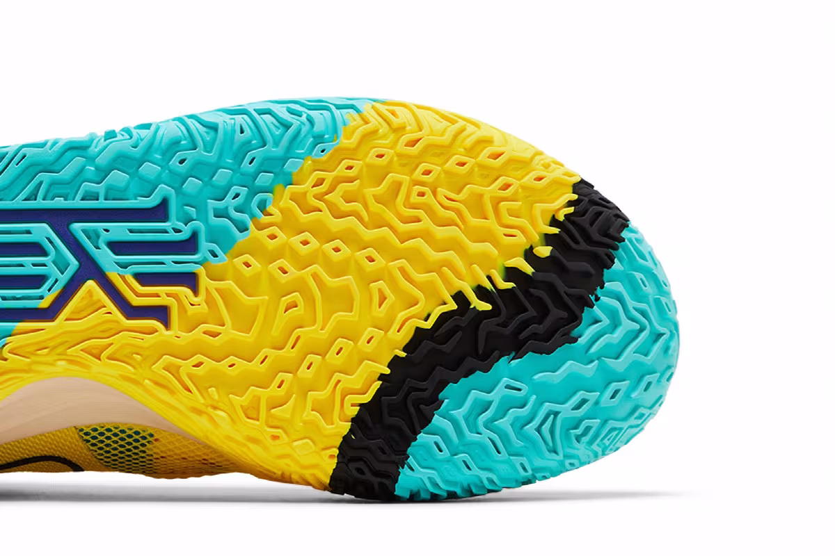 Nike Kyrie 7 1 World 1 People, view 6
