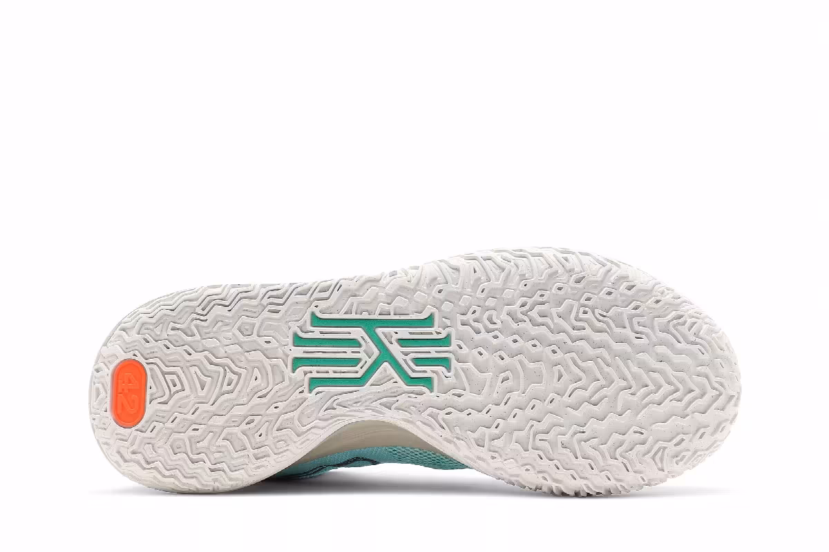 Nike Kyrie 7 Copa, view 5