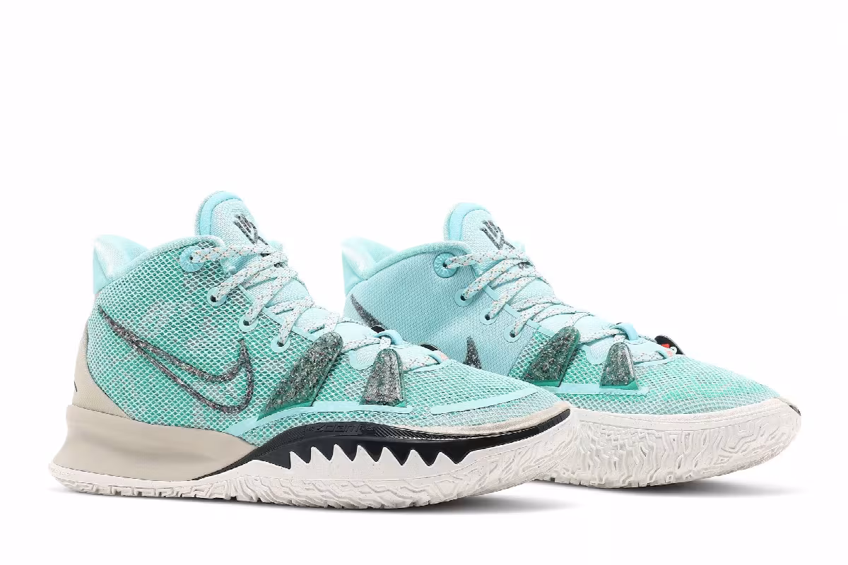 Nike Kyrie 7 Copa, view 9