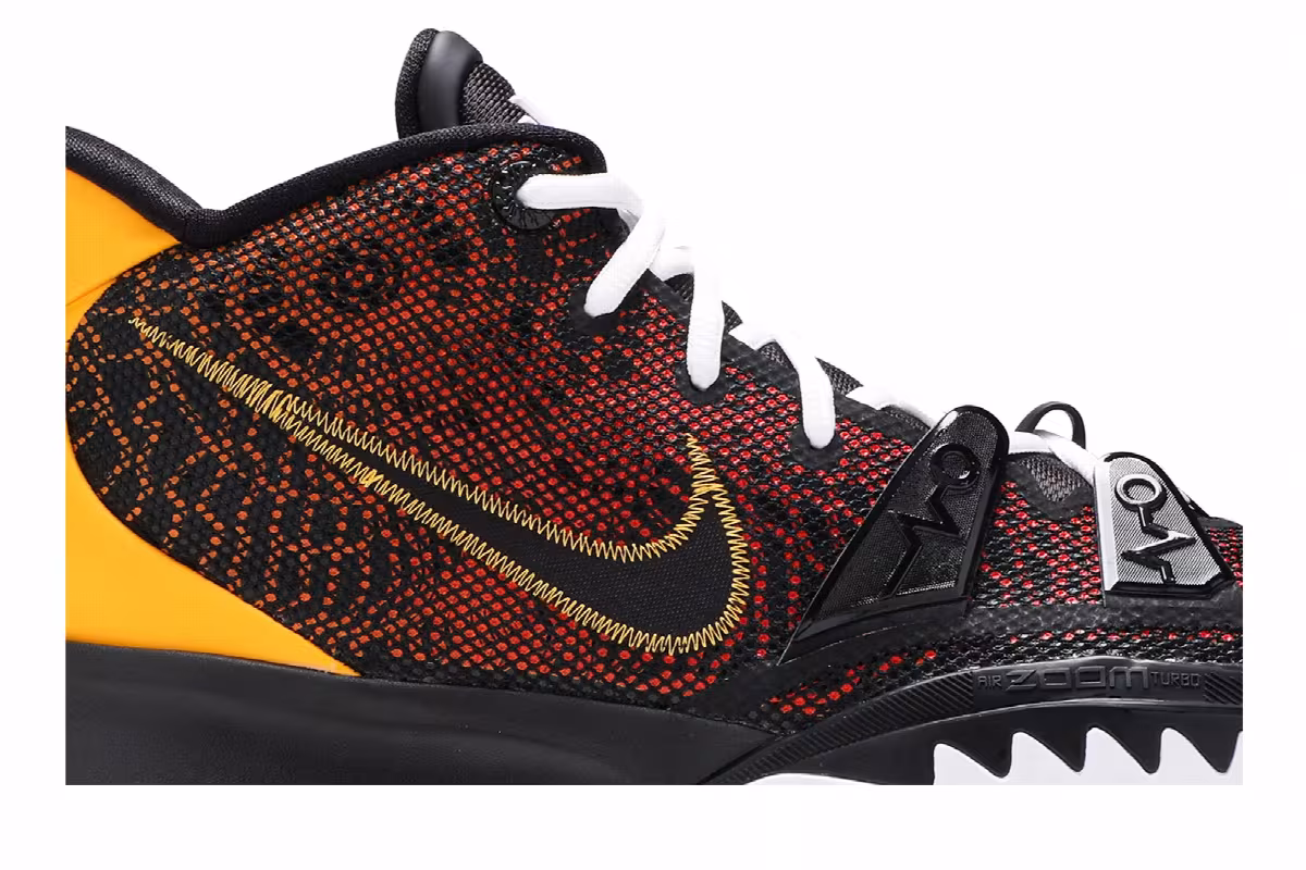 Nike Kyrie 7 Roswell Rayguns, view 3