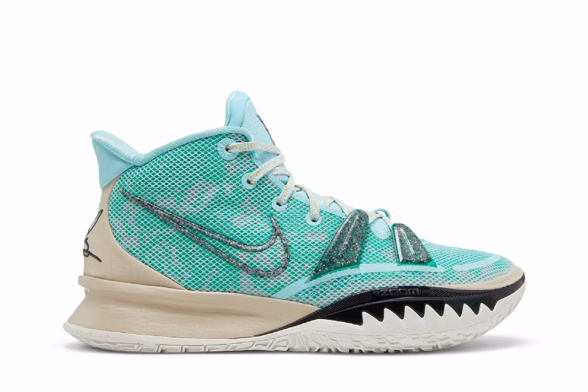 Nike Kyrie 7 EP Copa, view 2