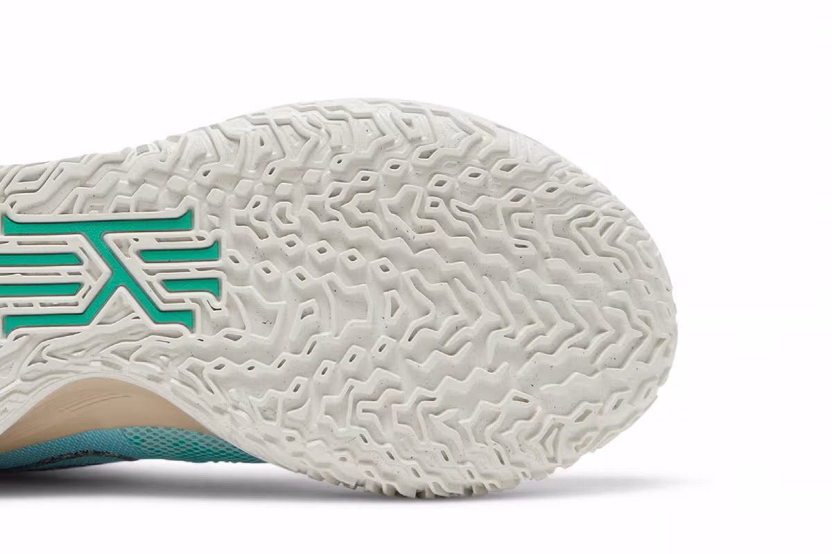 Nike Kyrie 7 EP Copa, view 6