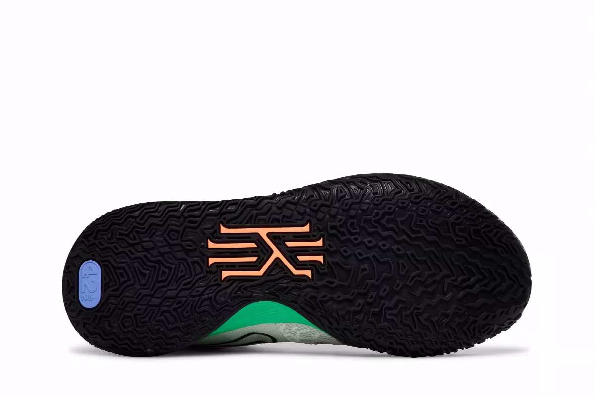 Nike Kyrie 7 EP Visions, view 5