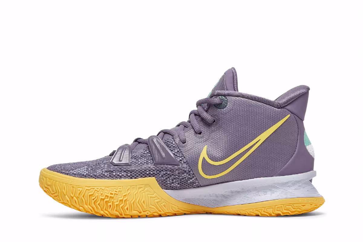 Nike Kyrie 7 Daybreak, view 4