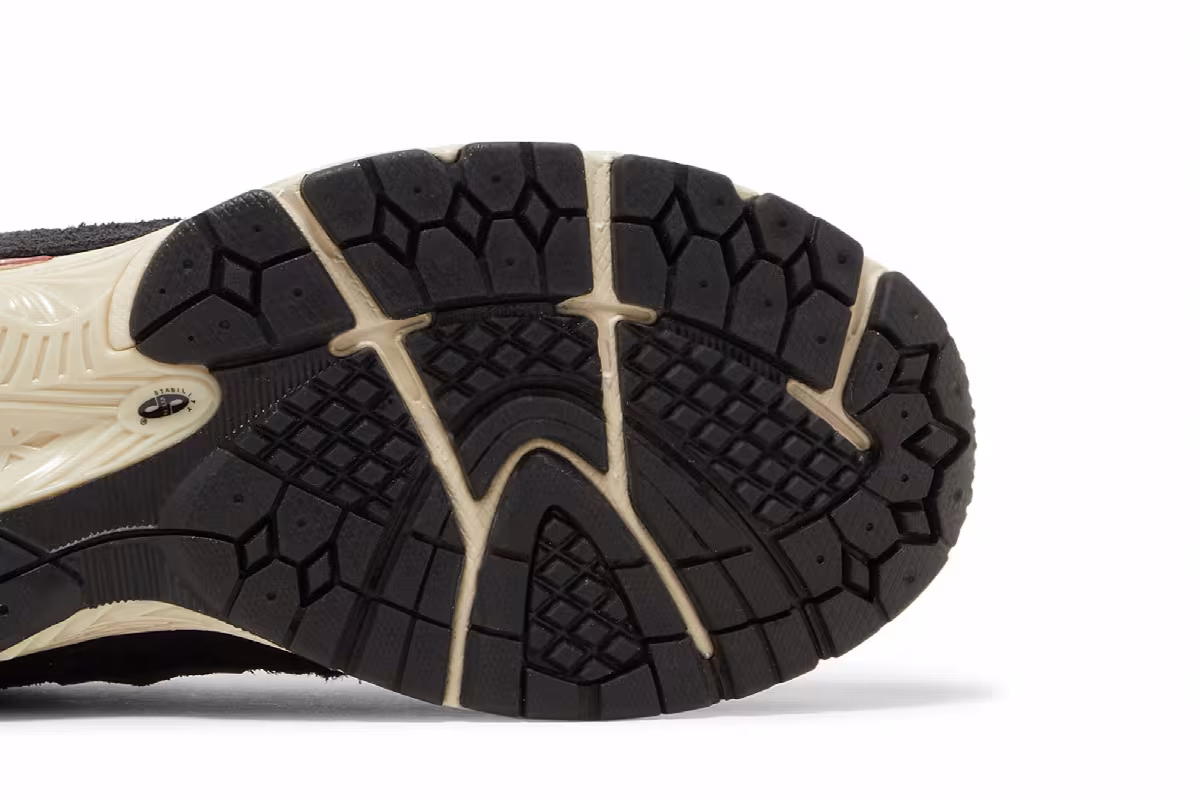 New Balance 1906D Protection Pack - Black, view 6