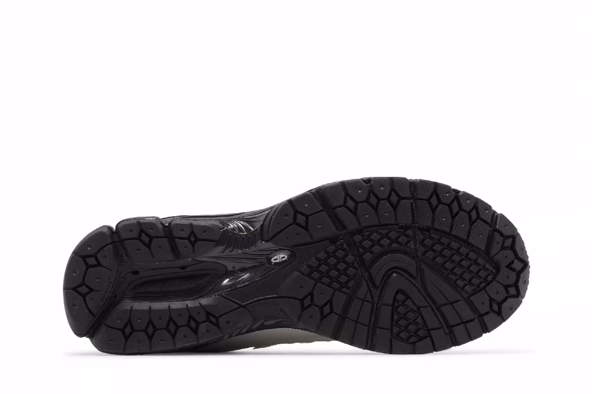 Comme des Garçons Homme x New Balance 1906R White Black, view 5