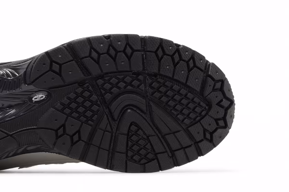 Comme des Garçons Homme x New Balance 1906R White Black, view 6