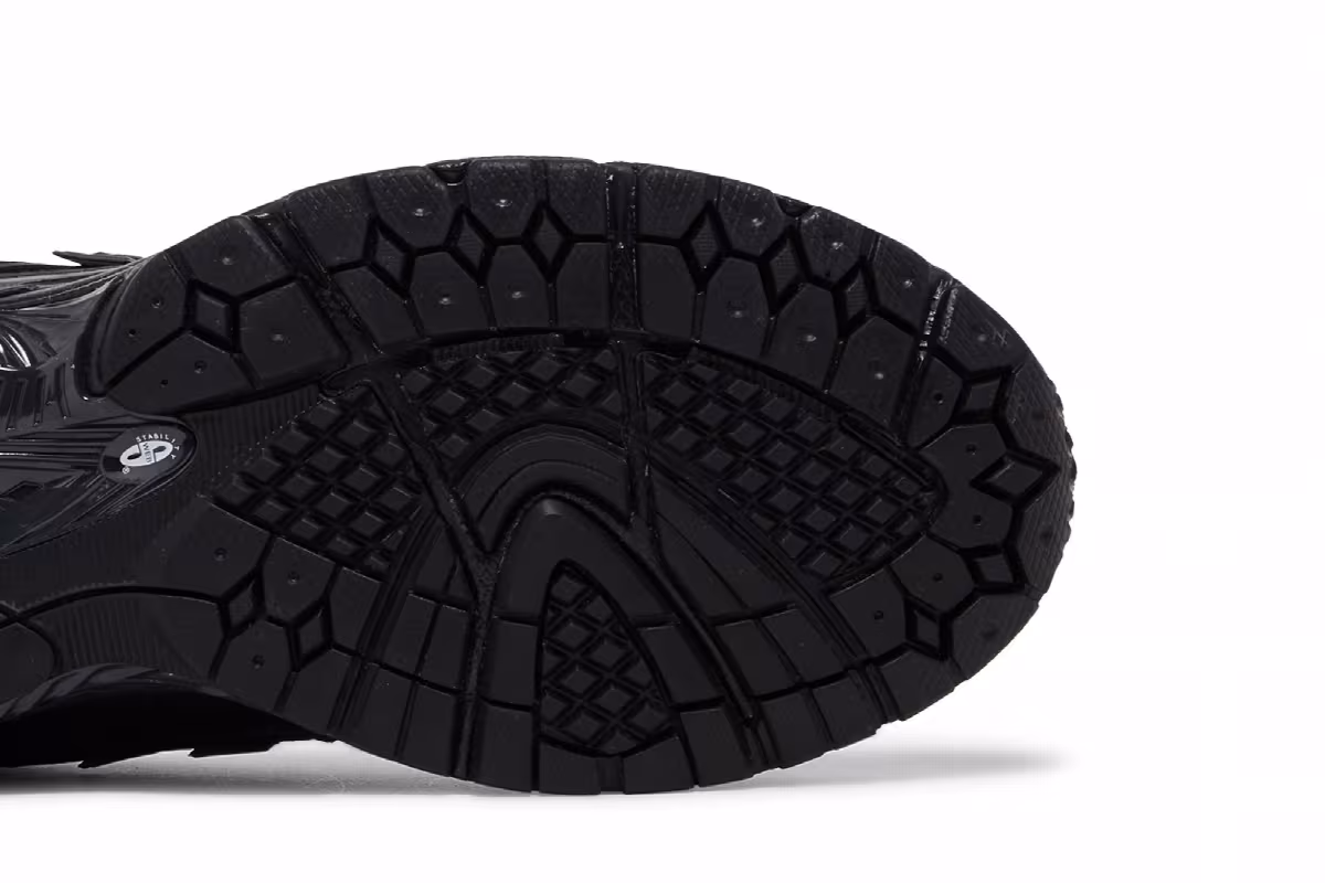 Comme des Garçons Homme x New Balance 1906R Black, view 6