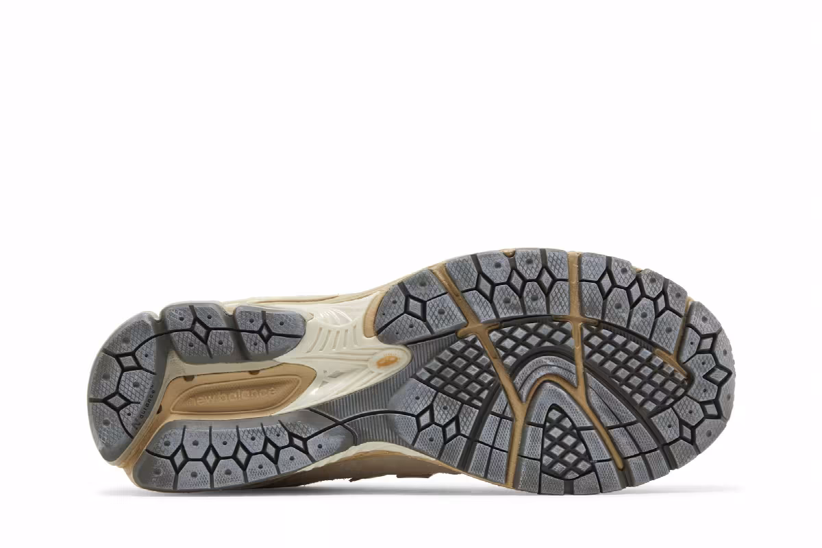 AURALEE x New Balance 1906R Bone White, view 5
