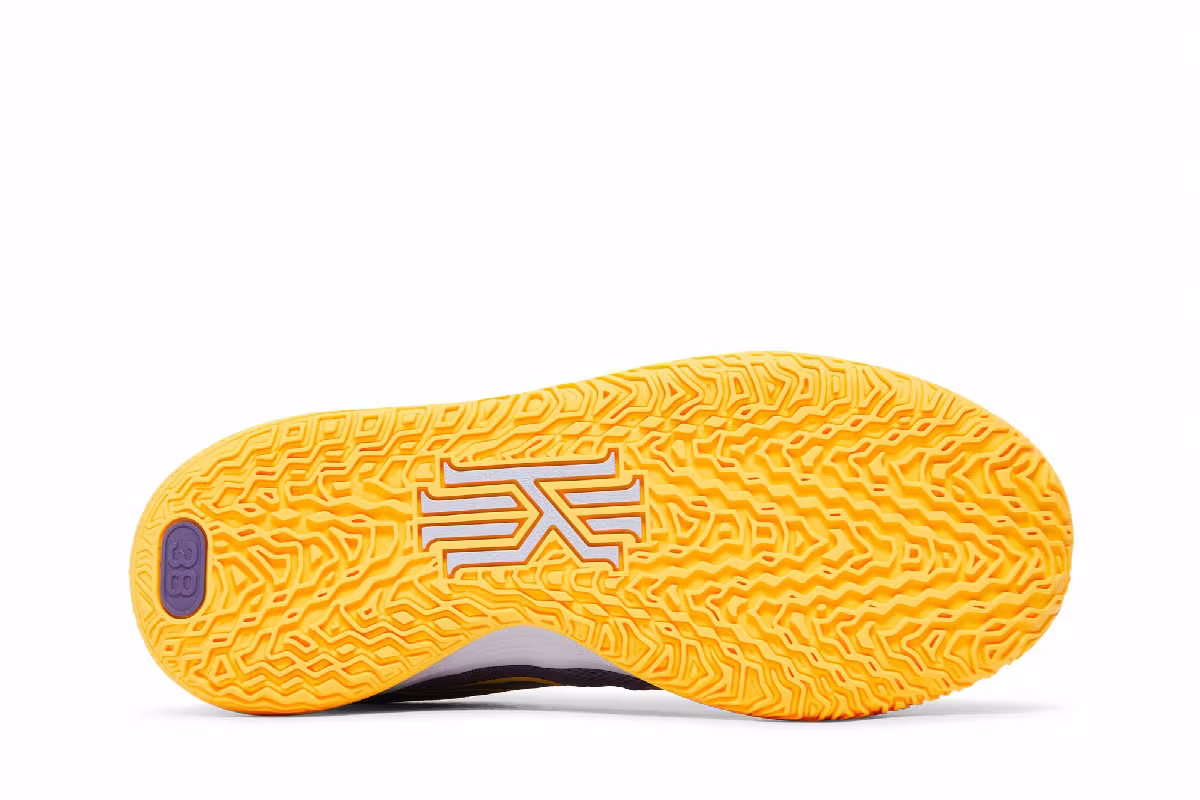 Nike Kyrie 7 GS Daybreak, view 5