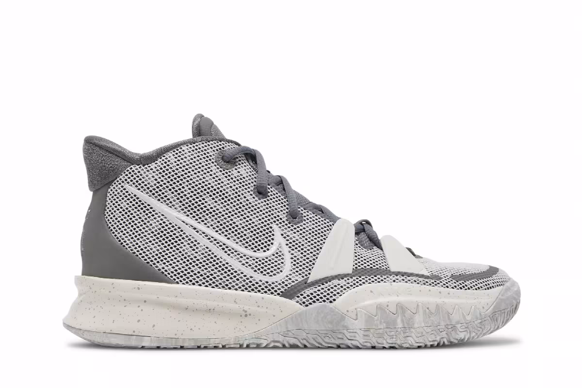 Nike Kyrie 7 SE GS Chip, view 2