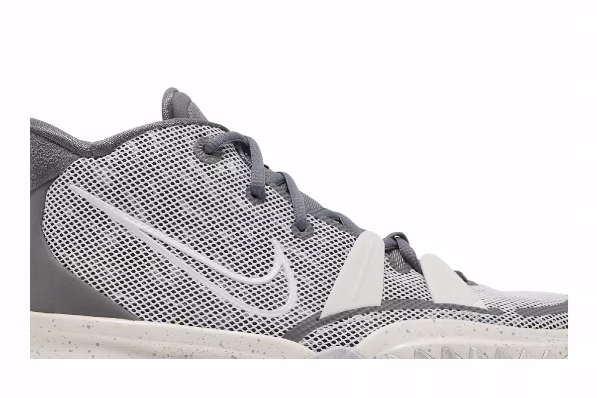 Nike Kyrie 7 SE GS Chip, view 3