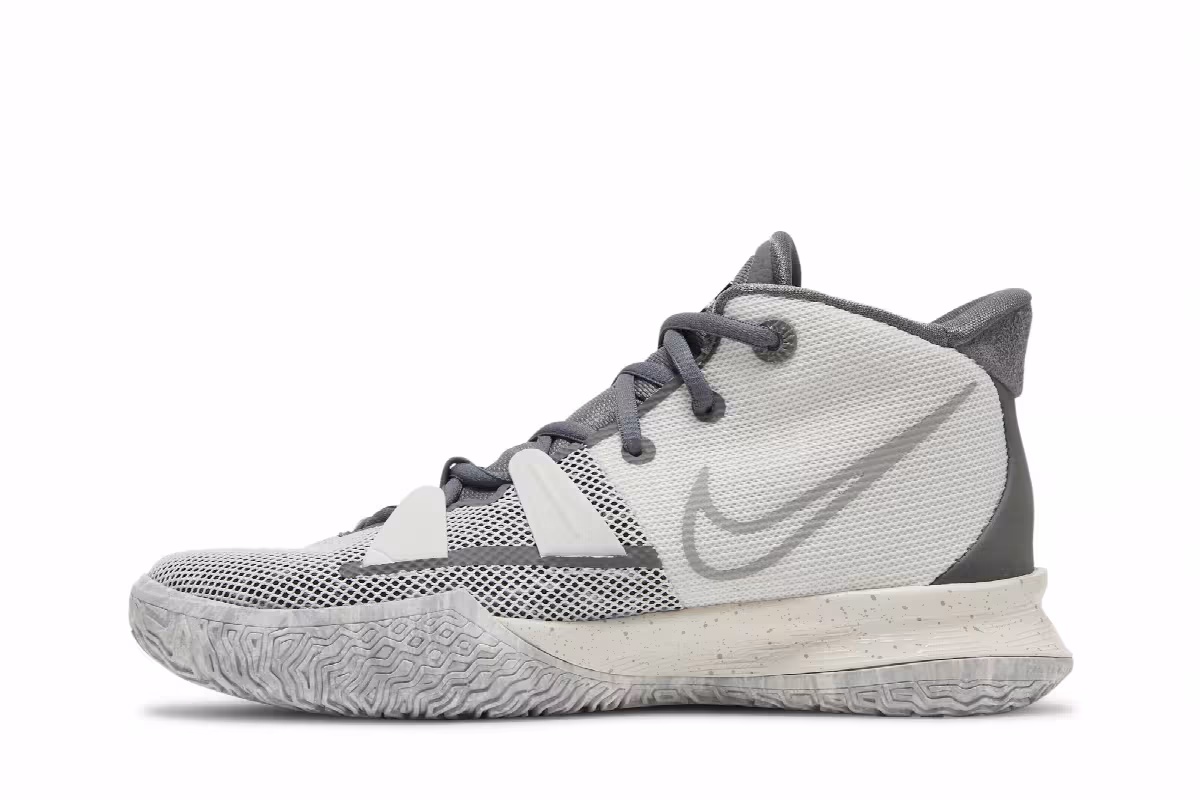 Nike Kyrie 7 SE GS Chip, view 4