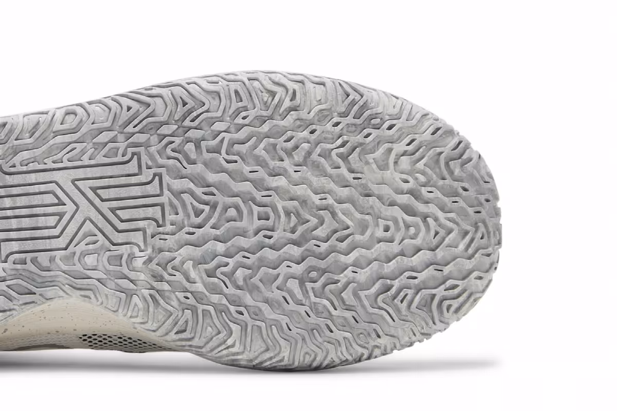 Nike Kyrie 7 SE GS Chip, view 6