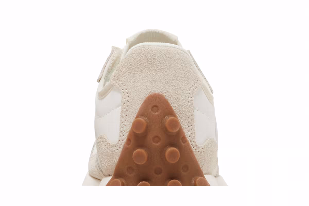 New Balance Women's 327 Moonbeam Timberwolf, view 8