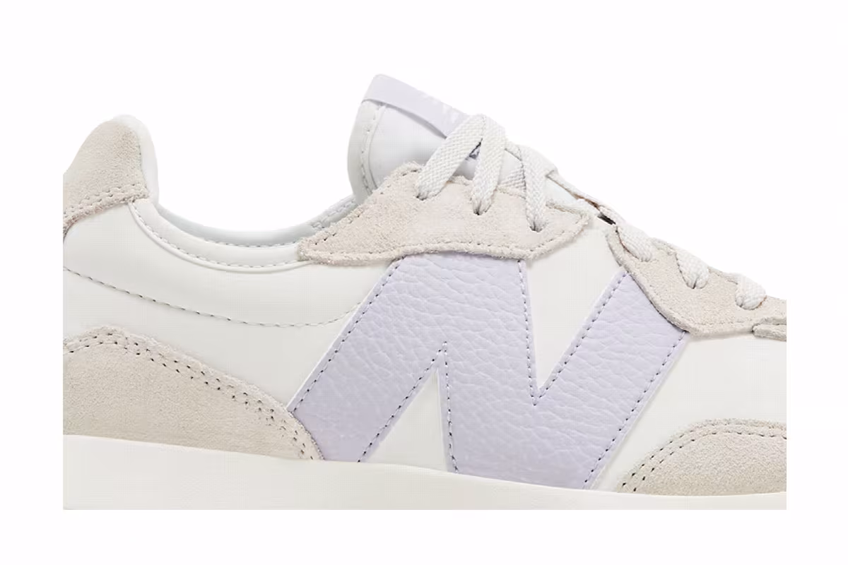 New Balance Women's 327 Moonbeam Lilac, view 3