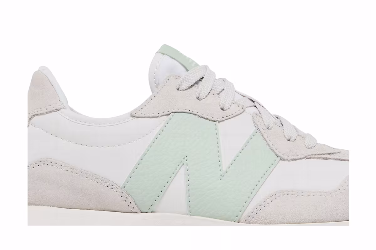 New Balance Women's 327 Moonbeam Silver Moss, view 3