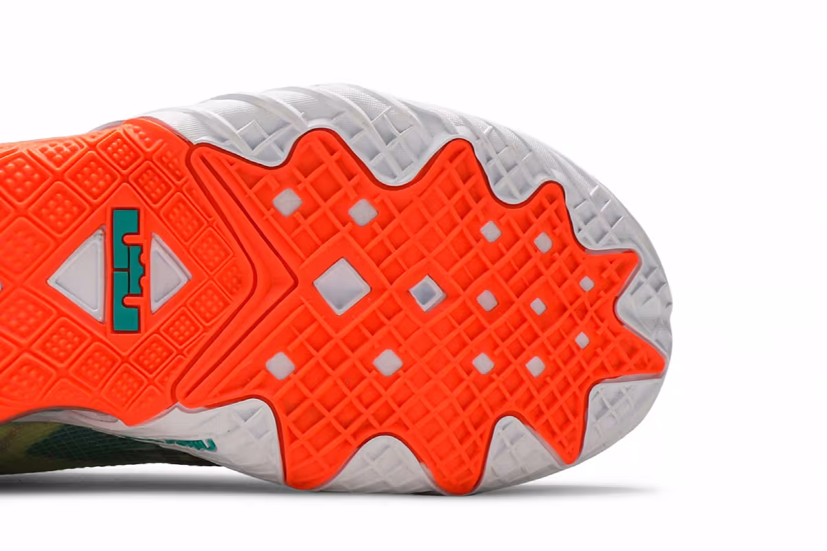 Nike LeBron 18 Low LeBronold Palmer, view 6