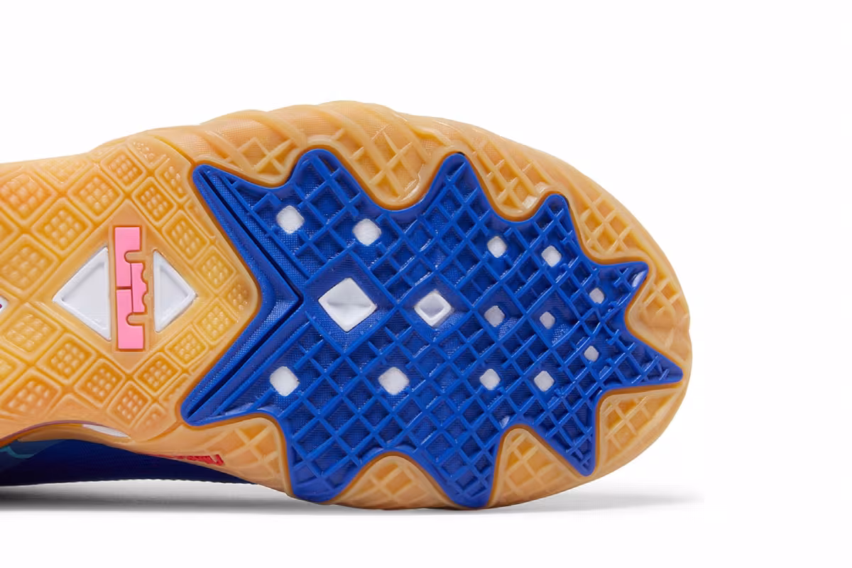 Space Jam x LeBron 18 Low EP Wile E. x Roadrunner, view 6