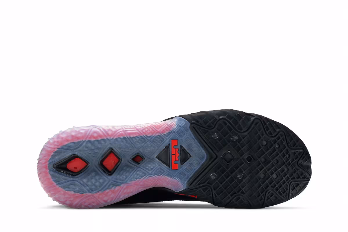 Nike LeBron 18 Low Bred, view 5