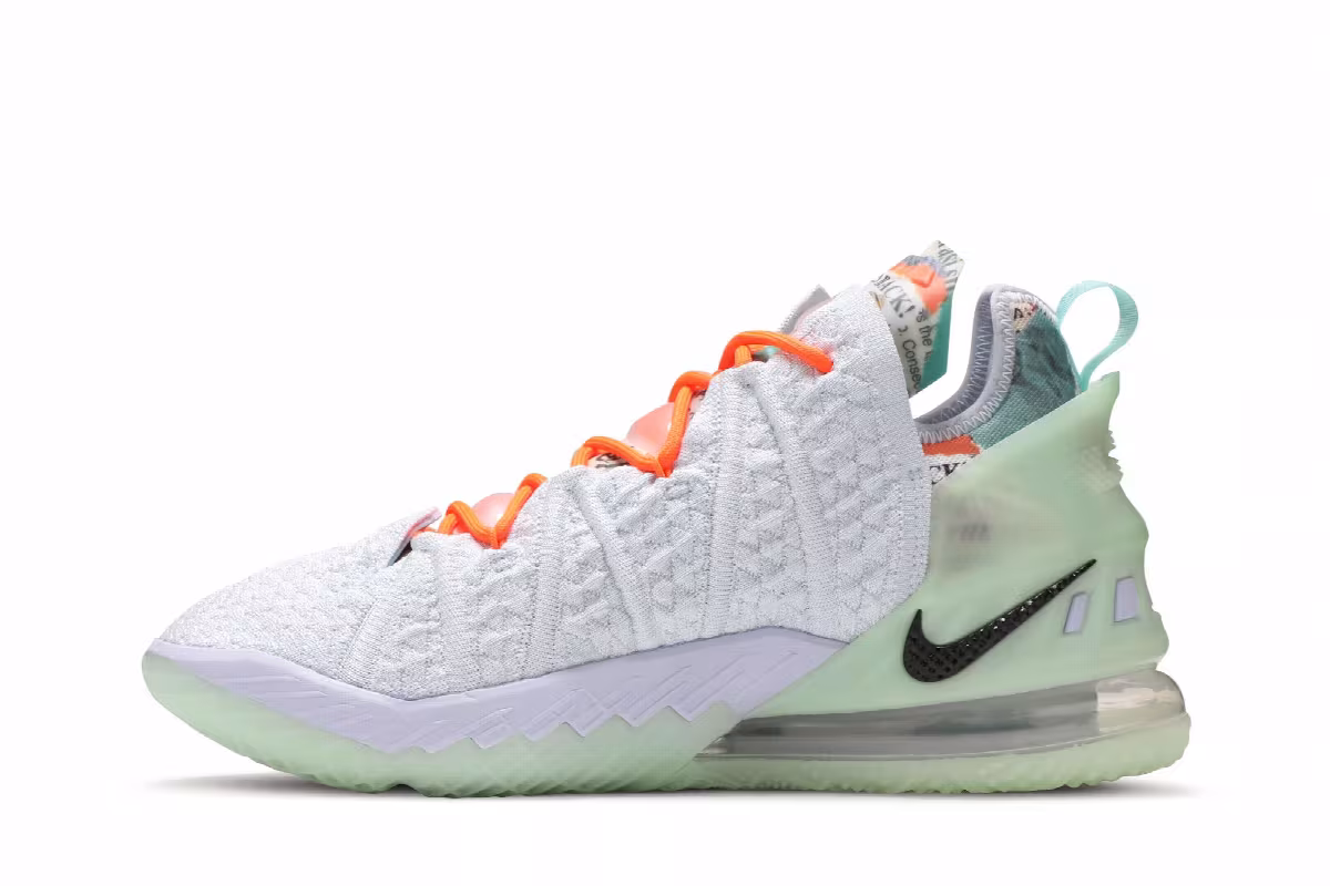 Diana Taurasi x Nike LeBron 18 GOAT Vision, view 4
