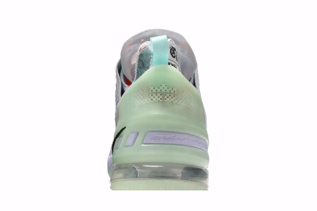 Diana Taurasi x Nike LeBron 18 GOAT Vision, view 8