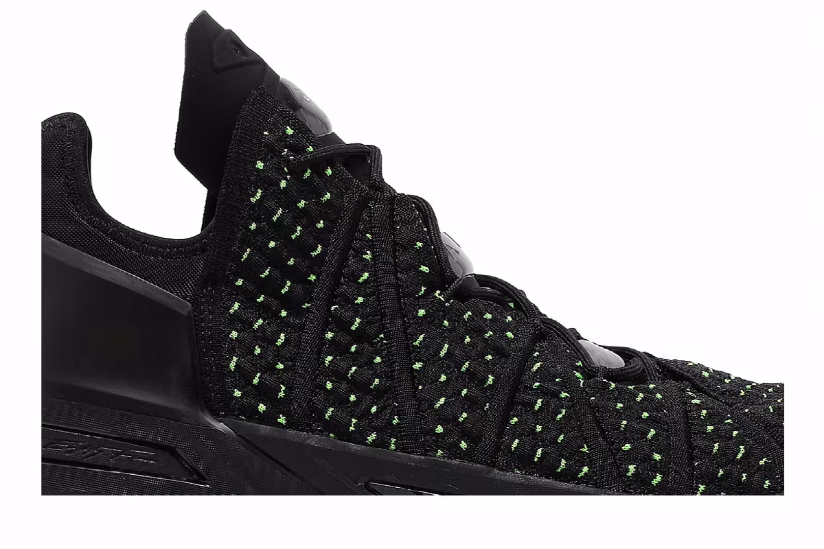 Nike LeBron 18 Dunkman, view 3