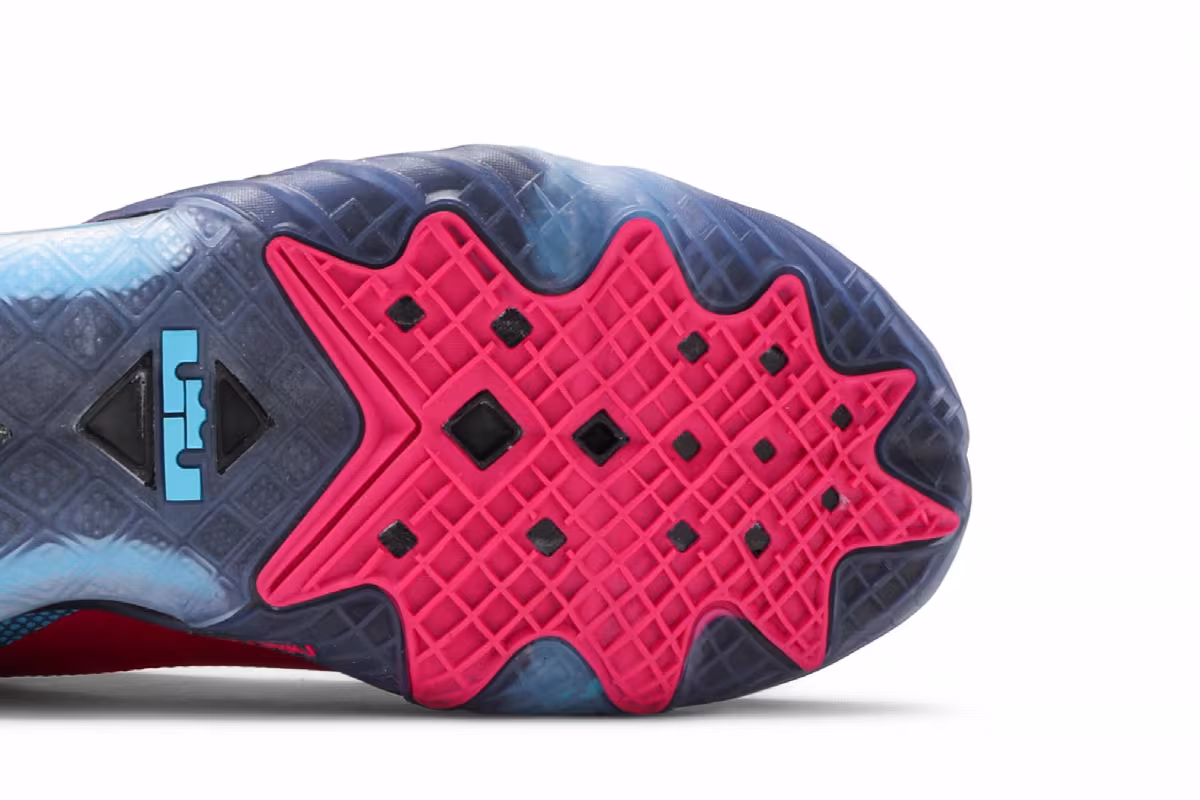 Nike LeBron 18 Low EP Neon Nights, view 6