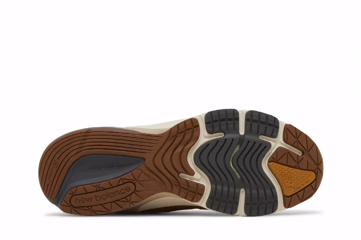 Carhartt WIP x New Balance 990v6 Made in USA Sculpture Center, view 5